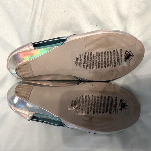 Girls Elsa shoes size 2-3 - Picture 2 of 3